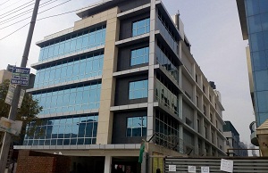 factory for rent in Hosiery Complex Noida